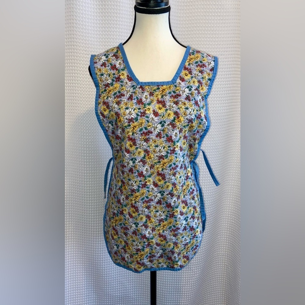 Women’s Vintage 1990’s 100% cotton Floral Apron - Mother’s‎ Day gift